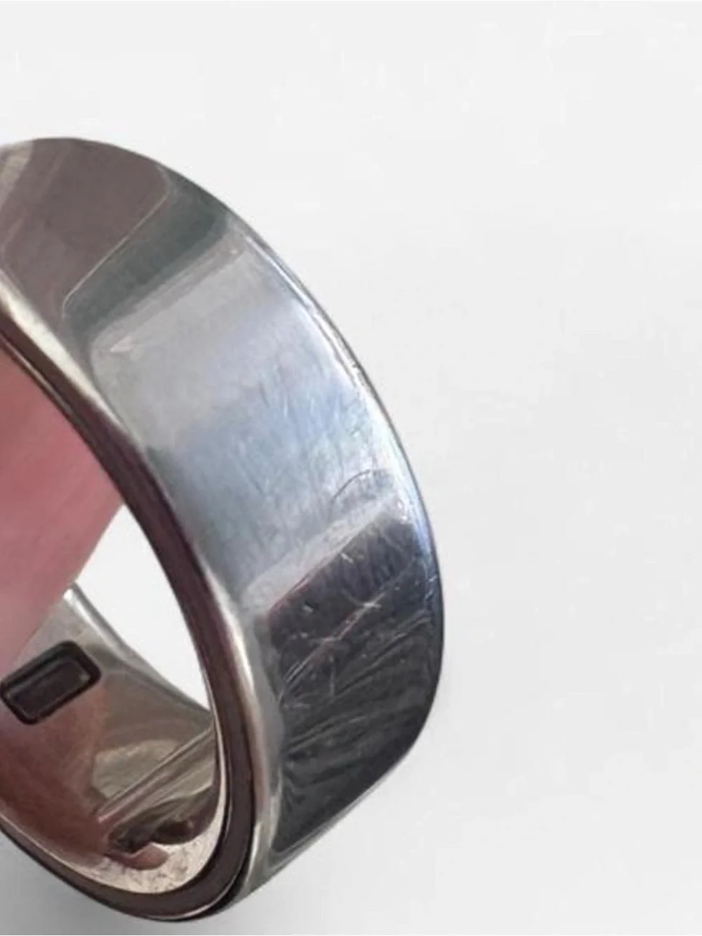 Oura Silver ring with Charging Dock with Charger